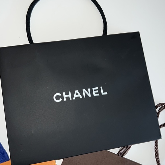3 pcs assorted Chanel Louis Vuitton paper shopping gift bag packing storage auth - Picture 3 of 7